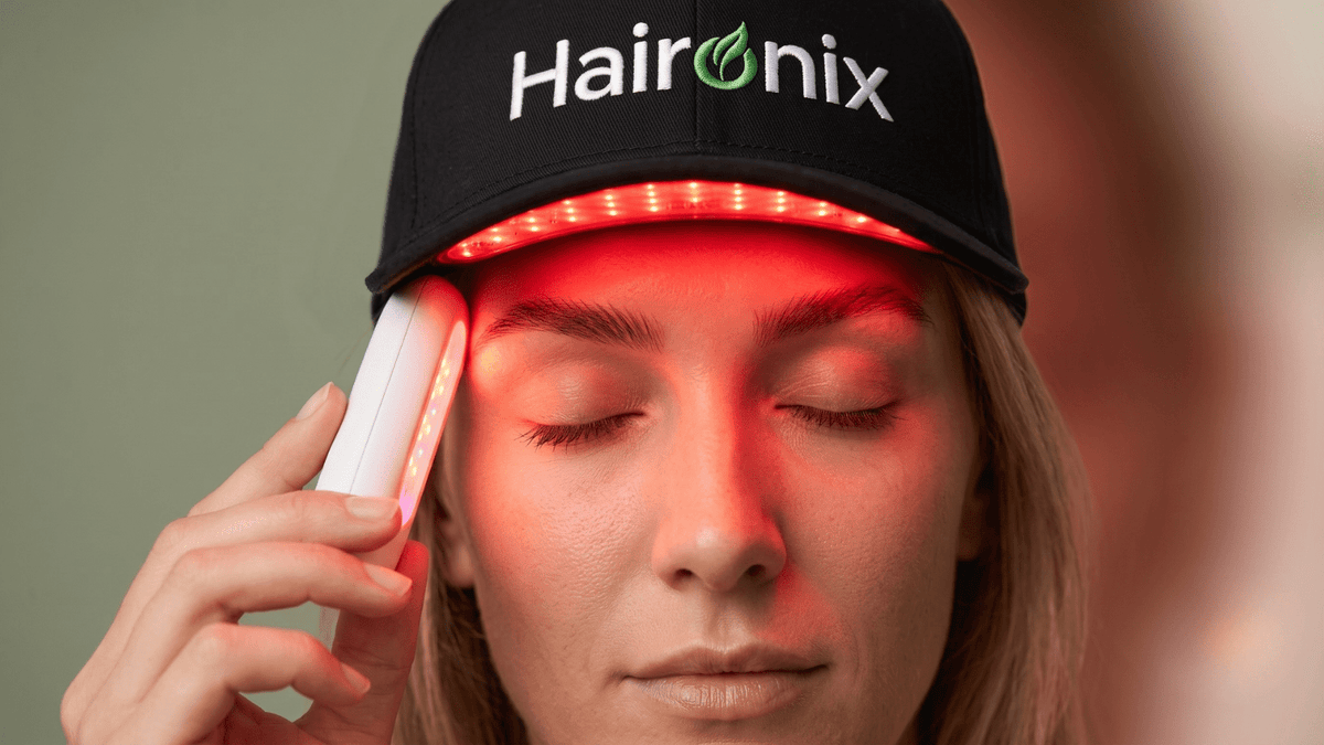 Red Light Therapy for Eyebrows and Lashes - Haironix